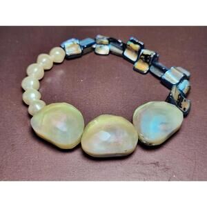 Vintage Costume Jewelry Stretch Bracelet irridescent white blue pearls & shells